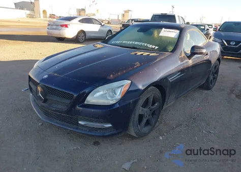 2015 Mercedes-Benz Slk 250 z USA, uszkodzony, nr VIN WDDPK4HA7FF096864